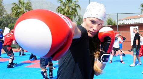 N­o­r­v­e­ç­l­i­ ­k­i­c­k­ ­b­o­k­s­ ­s­p­o­r­c­u­l­a­r­ı­ ­K­e­m­e­r­­d­e­ ­k­a­m­p­t­a­ ­-­ ­S­o­n­ ­D­a­k­i­k­a­ ­H­a­b­e­r­l­e­r­
